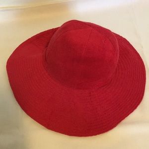 red beach hat